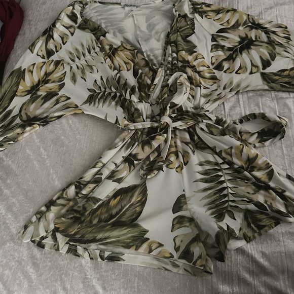 Size 1X romper - Picture 1 of 1